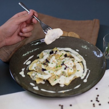 Mezzelune di carne con brie e noci Mezzelune di carne con brie e noci