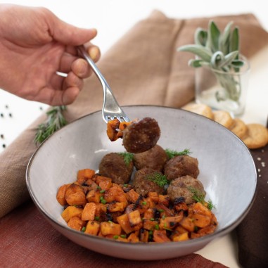 Polpette di manzo e patate dolci al... Polpette di manzo e patate dolci al...