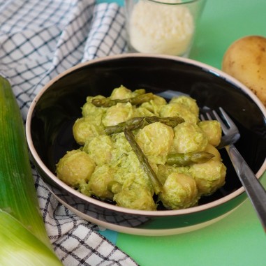 Gnocchi di patate con asparagi e... Gnocchi di patate con asparagi e...